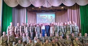 Герой России Алексей Махотин встретился с курсантами института войск национальной гвардии России