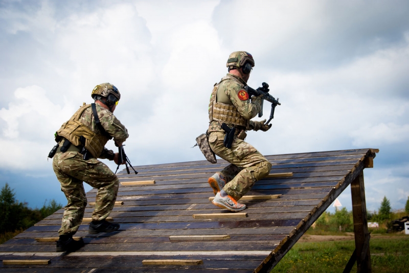 Ветераны спецназа «Тайфун» приняли участие в чемпионате по тактической стрельбе «Вежливые люди»-2017