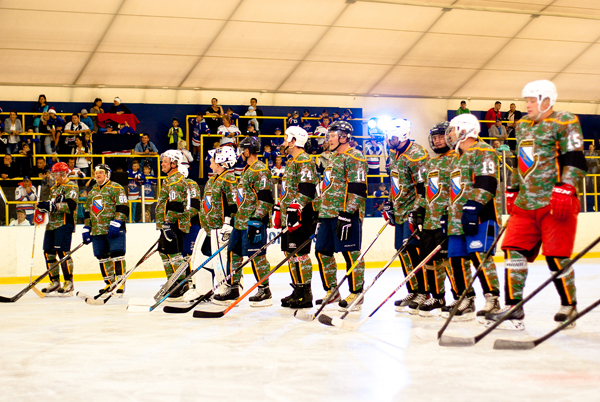 Состоялся товарищеский хоккейный матч между командами «Ветераны спецназа «Тайфун» и «Друзья ХК СКА-ГАЗПРОМБАНК»