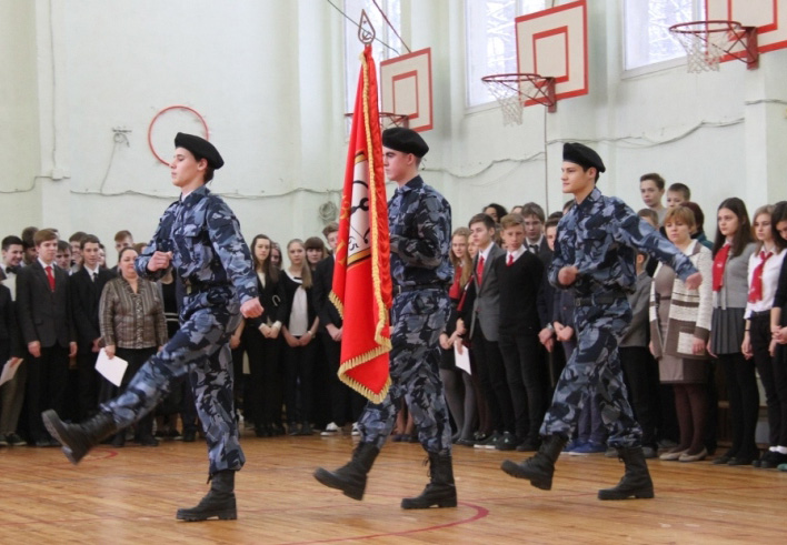 Торжественная линейка в школе №534 в память Героя России Тимура Сиразетдинова